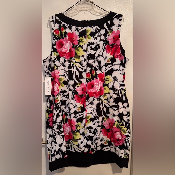 Flowery sleeveless dress with pockets - Picture 6 of 7